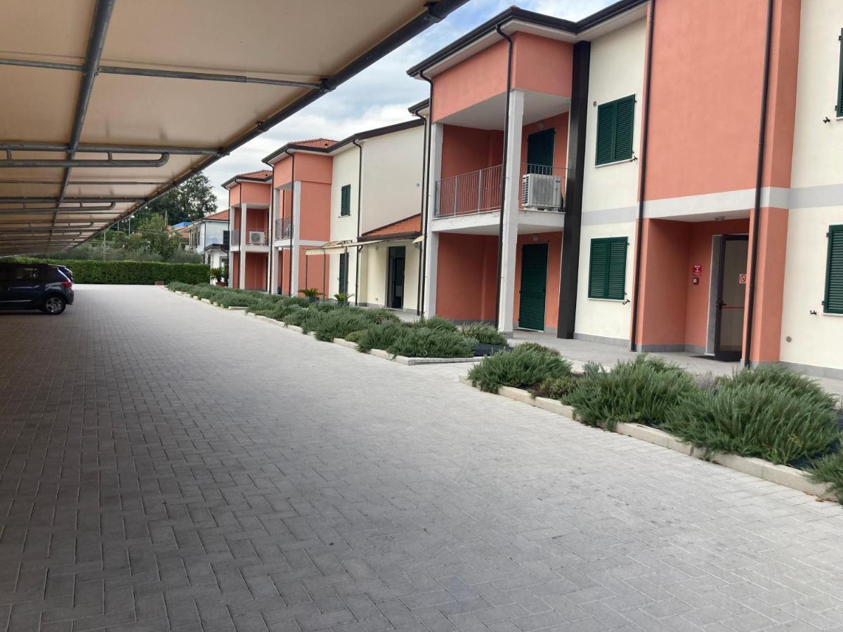 Rta La Pineta Aparthotel Sarzana Exterior photo